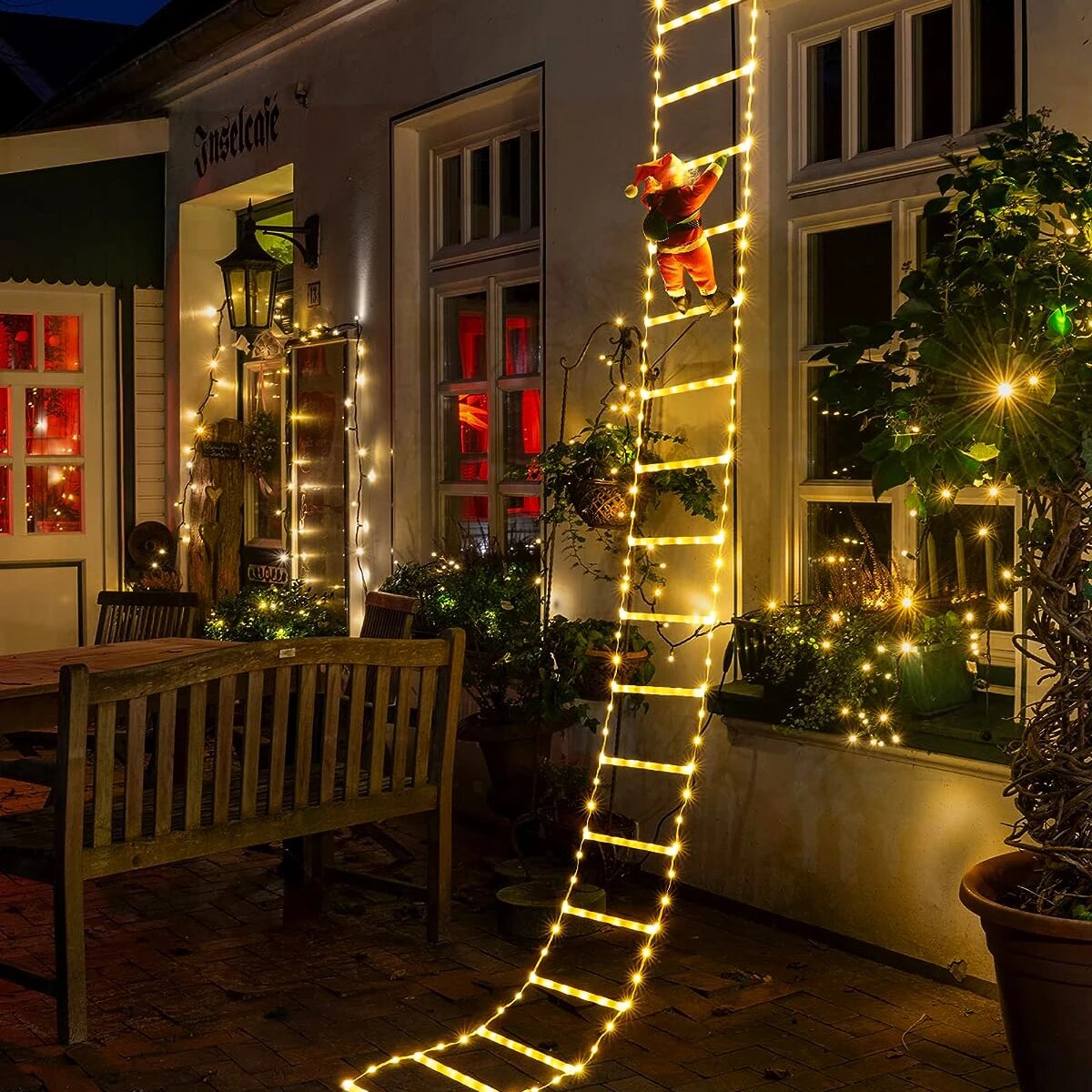 Klimmende Kerstman 120 cm op ladder 150x30 cm | premiumXL Klimmende Kerstman 120 cm op ladder 150x30 cm | premiumXL